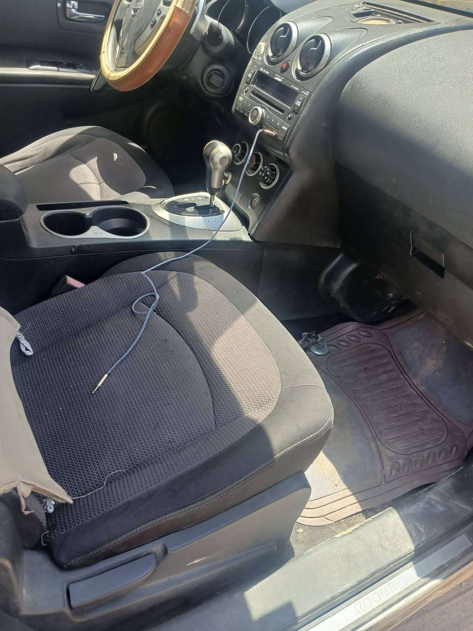 نيسان روج ٢٠٠٨ بصمه تحكم ستيرن كيرات بل ستيرن او فتحه بل صقف كير بشرط محرك ٢٥٠٠ بل شرط درايم شفتات بل شرط تخم تايرات جديد بل باكيت بسمي هزه وسنويه جديده 
ترهم بيع او ترهم اقصاط هم اب مقدمه مكاني قضاء الدور رقمي ***********
