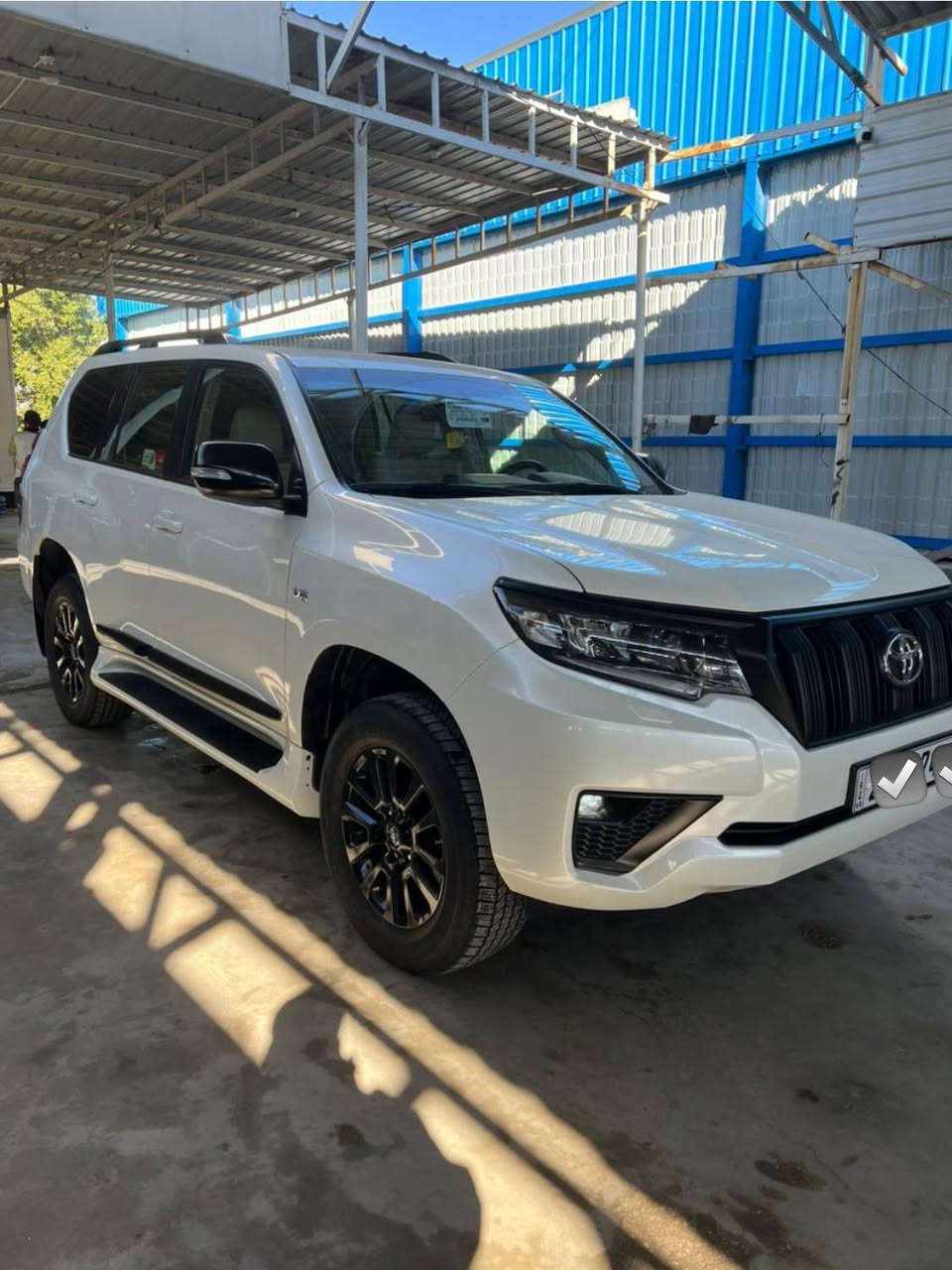 السلام عليكم
برادو  TXS
موديل ٢٣ 
ماشيه ٥٨
شركت ساز 
فول مواصفات
كفاله عامه 
رقم شمالي 
واسط الزبيديه 
***********
