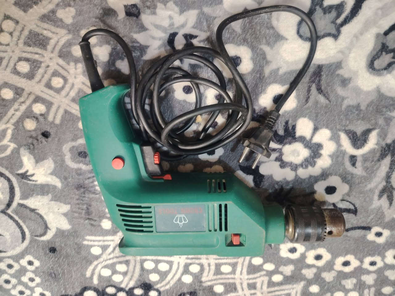 اي قطعه تعجبك راسلني عليهه والي يريدهن جمله اني بخدمته ***********
***********
