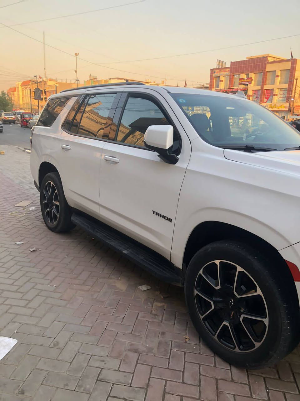 السلام عليكم عندي سيارة تاهو للبيع 2022فئةRSTوارد امريكي السيارة فول مواصفات ماشية  65الف كم محرك  8سلندر سعر 46.500ووبيهة مجال *********** مكاني بغداد
