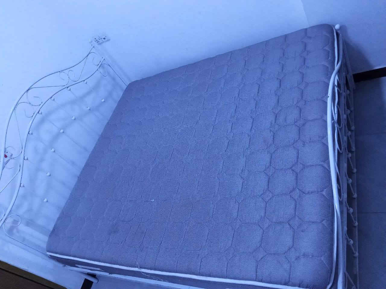 للبيع سرير حديد نفرين مع دوشك نفرين سعرهم ٣٠٠ الف اثنينهم


**إذا كنت صاحب هذا الإعلان وتريد حذفه لأي سبب، رجاءا أرسل رسالة إلى الدعم الفني**