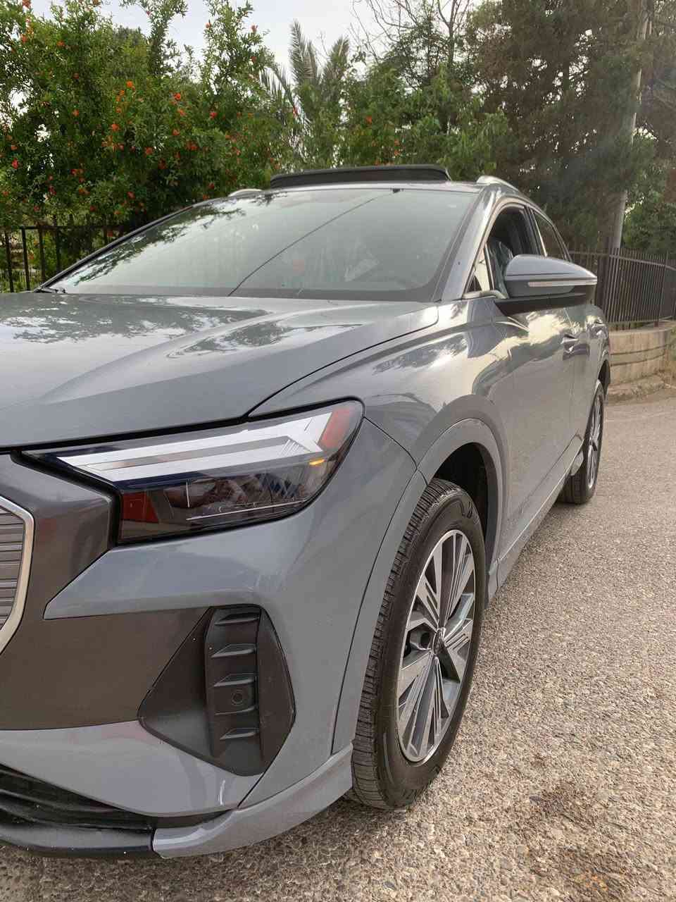 کوردی : 
تەنها فرۆشتن ، گۆڕینەوە ناکا 
                            #73 

   ‌             Audi  e - trone 
               Q4 quatro _ 50 
. مۆدیل / ٢٠٢٤ 
. ڕەنگ چیمەنتۆی 
. فوول کارەبایی 
. دەبل مۆتۆڕ ، فول ئیکۆنۆمی
. ڕەقەم هەولێر سەنەوی نوێ 
.مەودای ڕۆیشتوو ( ١٨٫٠٠٠ ) km 
. مواسفات / فوول فوول 
. پانۆڕاما ، گێچ ئەلکتڕۆنی 
. شاشە و پێنچ کامێرا 
. حساس و ئۆتۆ ستۆپ 
. زۆر مواسەفاتی تر 
. بە فوول شەحنی ( ٤٠٠ ) کم 
.زیاتر دەڕوا ، دەتوانی لەماڵەوە شەحنی بکەی ، کامل جهازی شەحنی بیلادی شەریکە ڵەگەڵە 

. چاملغ و دەرگای سەکن سبوغە 
. دوو جێگای بچووک ساردە 
.  ئێڕباگ تەنها ۱ شان سیستەم 
. بەبێ ناو گرتن ، پێش و پشت کەپسە ، سەیارەکە نمونەیە لە جوانی و خاوێنی و اقتصادی

. نرخ / ٢٢٠ $ 
. ناونیشان / هەولێر ئازادی 
.  واتس اب / ***********

عربي : 
فقط بیع ، ماعندنا مراوسة 

               Audi  e - trone 
               Q4 , quatro 50
. مۆدیل / ٢٠٢٤ 
. للون سمنتي 
. فوول كهربائي 
. دبل موتور ، فوول ٲقتصادي
. مرقم آربیل دولي ، جاهز
. ماشي فقط ( ۱۸ ) الف کیلو 
. مواصفات فوول فوول 
بانوراما ، كیج الكترونی 
خمسة كامیرا ، آوتو ستوب 
وهوایة مواصفات ،،،،،،،،،،
ملاحظة / شحن فوول یمشي اكثر من ( ٤۰۰ ) کیلو عل تبرید 
تکدر بالبیت تشحن سیارە 
کامل جهاز مال شحن 
شرکە بیلادی موجود 

.جاملغ و باب سکن صبغ 
مكانین صغیر تعدیل بارد 
ایرباك فقط بردة راجع سستم 
بدون دواخل ، بجم و خلفی كبس 

سعر / ۲۲۰ $ 
عنوان اربیل 
واتس اب / *********** أربيل, العراق
