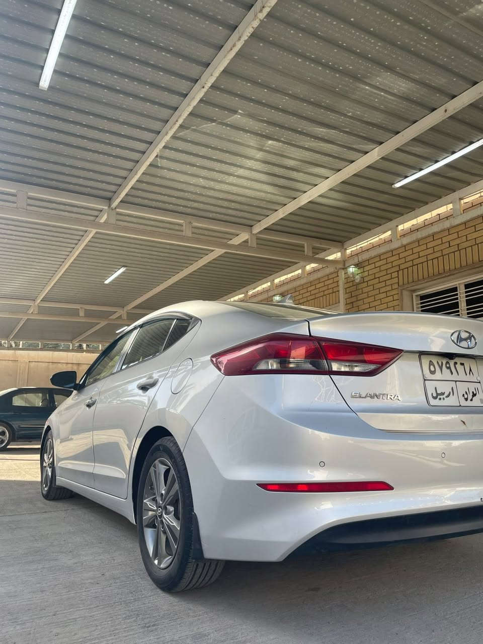 النترا 2018 للبيع فول  … مكفولة فقط صار بيها حادث هنا بغداد تبديل صندوق نفس اللون وشوية بالحوض صار صبغ ع كد شبر السعر ١٢٨ وبيها مجال 
للاستفسار اكثر ***********
