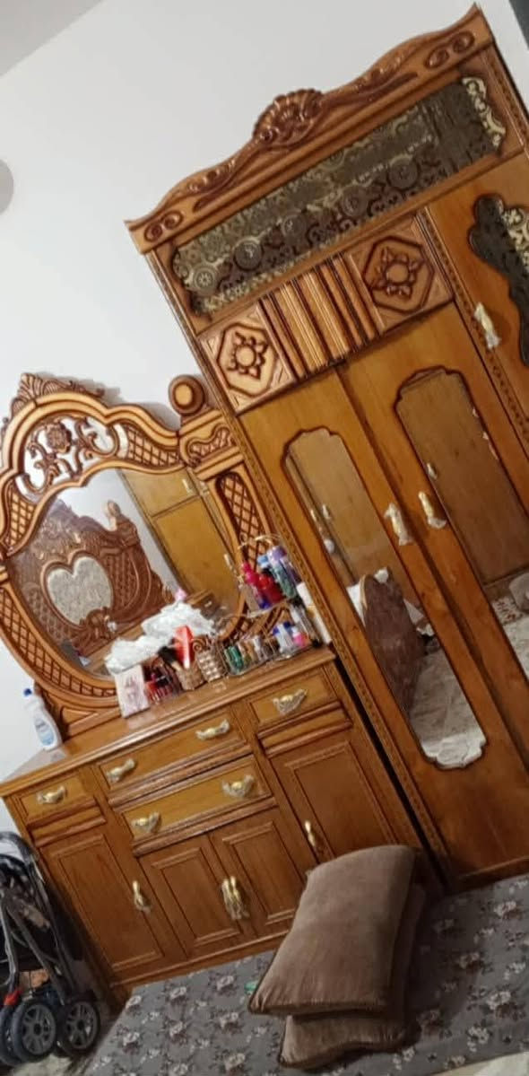 للبيع غرفه نوم مستخدمه شي قليل شقل درجة أوله الاستفسار علا هاذه الرقم *********** العنوان الرمانه البعبيد اسعر مليون و٤٥٠ اكو توصيل بكروه
