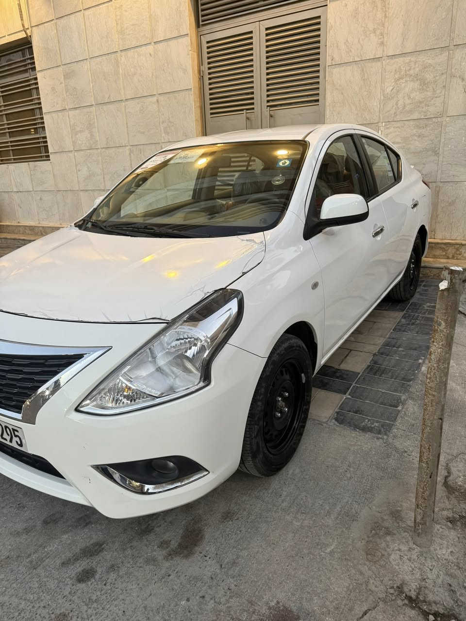 #نيسان_سني
موديل 2024 هندي بليتة زركة 

ماشية 39 الف بيه بارد بالجنة 

وبيهه شخط بالباب مثل مموضح بالصور 

سعرهه 127  وبيها مجال 

مكاني زيونة 

*********** 

ممتواجد على الماسنجر فقط واتساب
