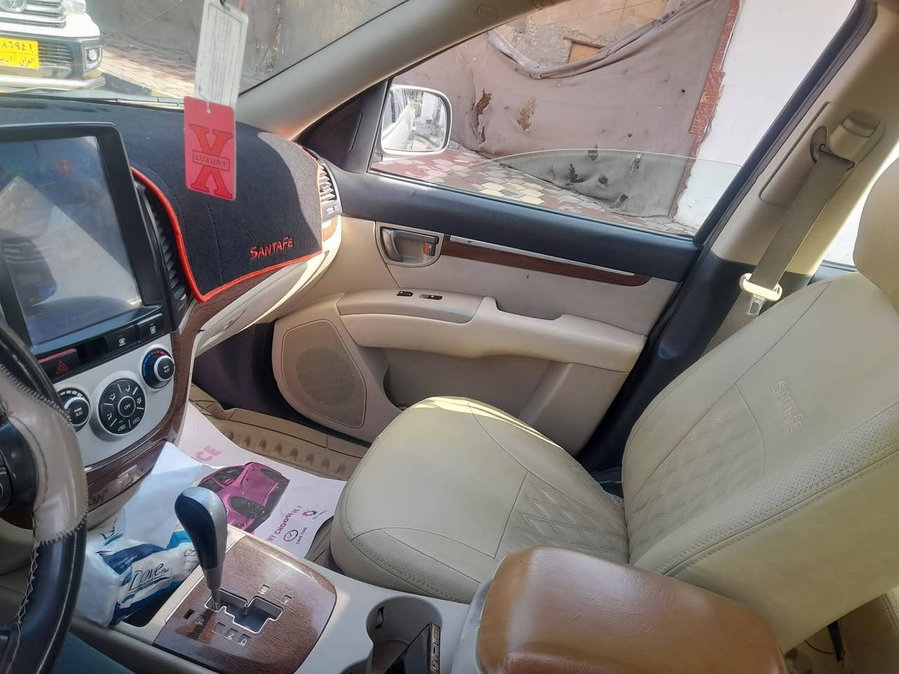 السلام عليكم 
سنتافيا موديل 2008 بسمي رقم انكليزي بغداد وارد امريكي محرك ستة اسلندر الظرر جاملغ  بدون دواخل مصبوغة احزام الاستفسار الاتصال على الرقم ***********
