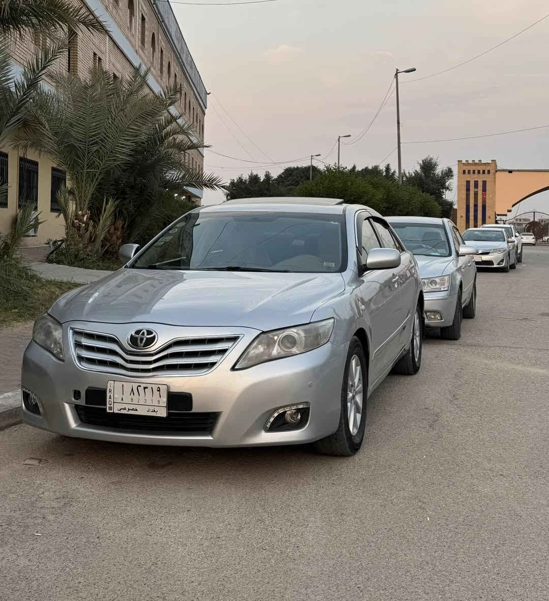 السلام عليكم 
للبيع
اليريد جديد ومكفول كتلوك الشركه بعده بيها 
تيوتا كامري 2010 خليجي كفاله عامه 
كير ومكينة بجيس بشرط 
كهربائيات بشرط
صدر امامي خلفي جديد 
تخم تاير جديد سبير جديد 
مواصفات GLX معروفه
فتحه سقف
برده خلفيه كهرباء 
اناره داخليه اضواء ترحيب 
كشن كهرباء 
تحكم ستيرن 
مثبت سرعه 
شاشه وكامرا خلفيه 
تبريد قطعتين ثلج 
حساسات امامي وخلفي 
السياره رقم بغداد دولي مشروع وطني باسمي تحويل ثاني يوم 
مكان السياره واسط الكوت مركز المدينه 
للاستفسار ***********
