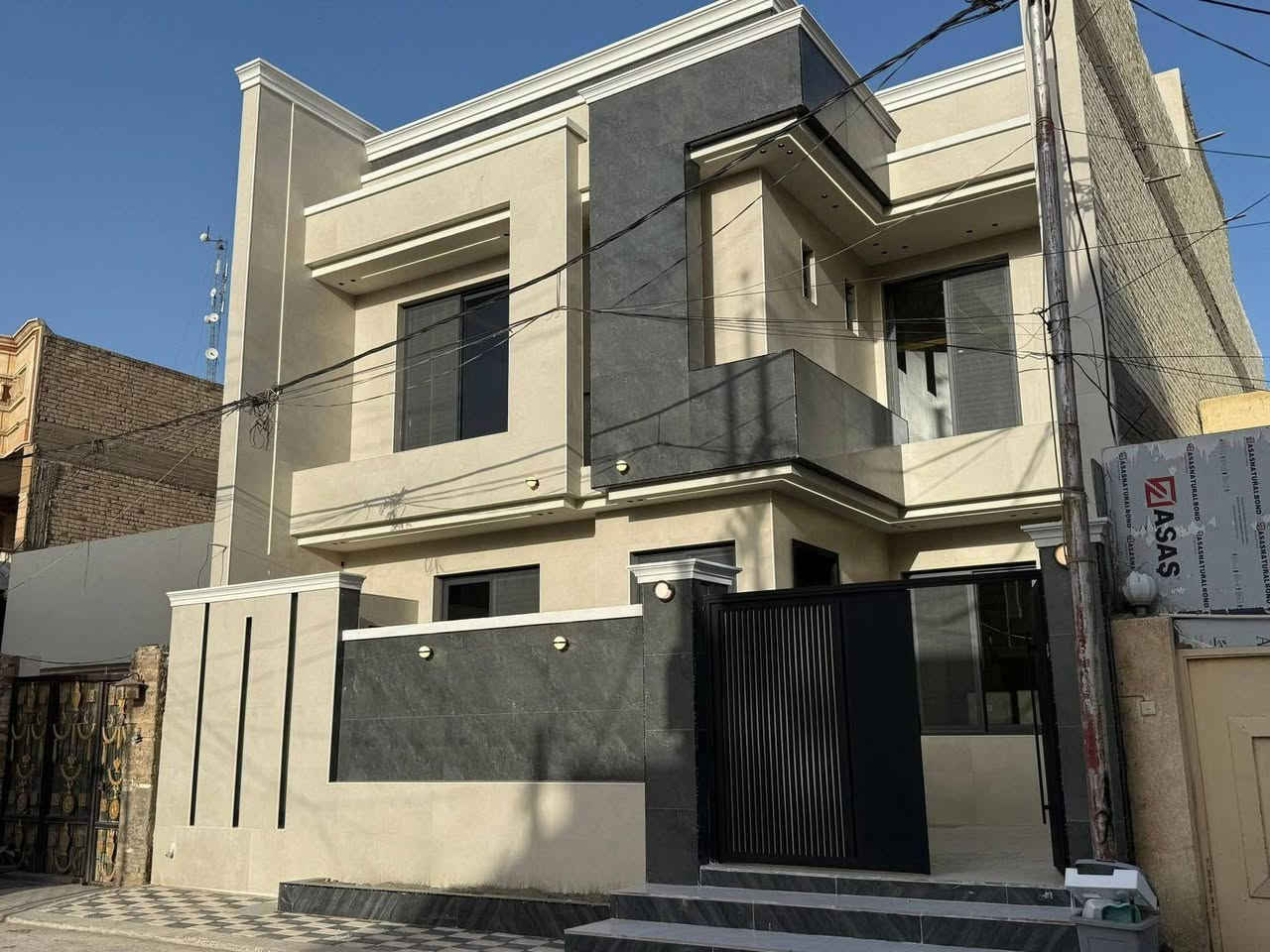 ‏‎‏‎دار  للبيع او المراوس النجف الاشرف
حي الغري
مساحه الدار  ٢٠٠ م 
شارع ١٠ موقع ممتاز 
طابقين بناء جديد vip
قرب الاربع شوارع

‏‎  للاستفسار مراجعة مكتب العطاء للوساطه العقاريه في حي الجامعه سايدين سلام-جامعه 
مقابل مجمع زيد و حسن

او الاتصال 
‏‎*********** (يتوفر واتساب)
