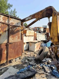 كرينات عدد 3واحد 10طن والثاني 6طن والثالث4ونص للبيع للتواصل على الرقم ...