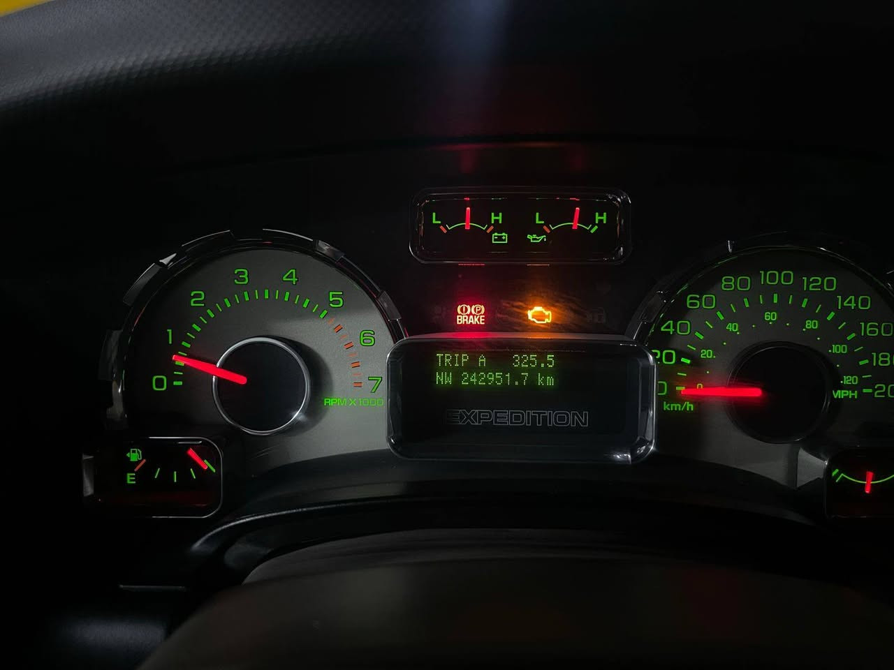 اكسبديشن ٢٠٠٨ خليجي
رقم سليمانيه بأسمي / سنويه لغايه ٢٠٢٩ 
محرك ٨ سلندر 
كشنات كهربائيه تدفئه تبريد 
 ثلاجه وسطيه كبيره
كراسي Vip 
تايرات جديده لوك 
باتري جديد 
 تحكمات ستيرن  
السياره نظيفه بدون نواقص 
بيها نص جاملغ امامي صبغ
دوسات كهربائي 
لايتات ليد ابيض عالي ناصي و سكن 
   مكان السياره بغداد 
السعر ١٣٢ ورقه وبيها مجال للشراي  
معلومات أكثر الاتصال او وتساب على الرقم 
***********
