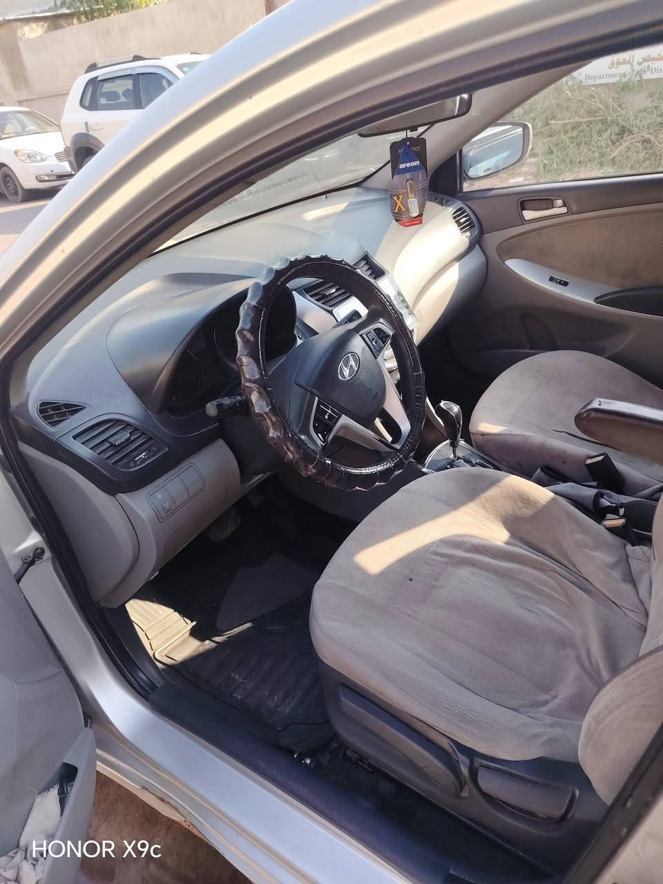 سلام عليكم من رخصت اخويه الادمن اكسنت ١٤ خليجي مكينه 1600قطرتين مكينه كير مكفولات سياره بيها قطعه وحده صبغ بدون دواخل شواصي تكم الغوده مكفولات تحكم جهتين اشاير بالمري شاشه كامره خلفيه رقم جديد صدرها حلوو بيها ملاحضات بسيطه للبطع ب ٩٣ وبيها مجال للشراي مكاني اطراف بغداد قريب ع اليوسفيه ***********/مامتواجد ع الفيس
