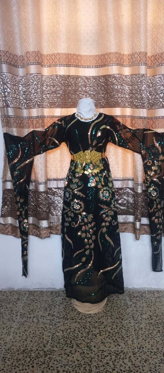 موجود خياطة نسأيه في حي الوحده الاستفسار كثر علا هاذا الرقم واتساب ***********
