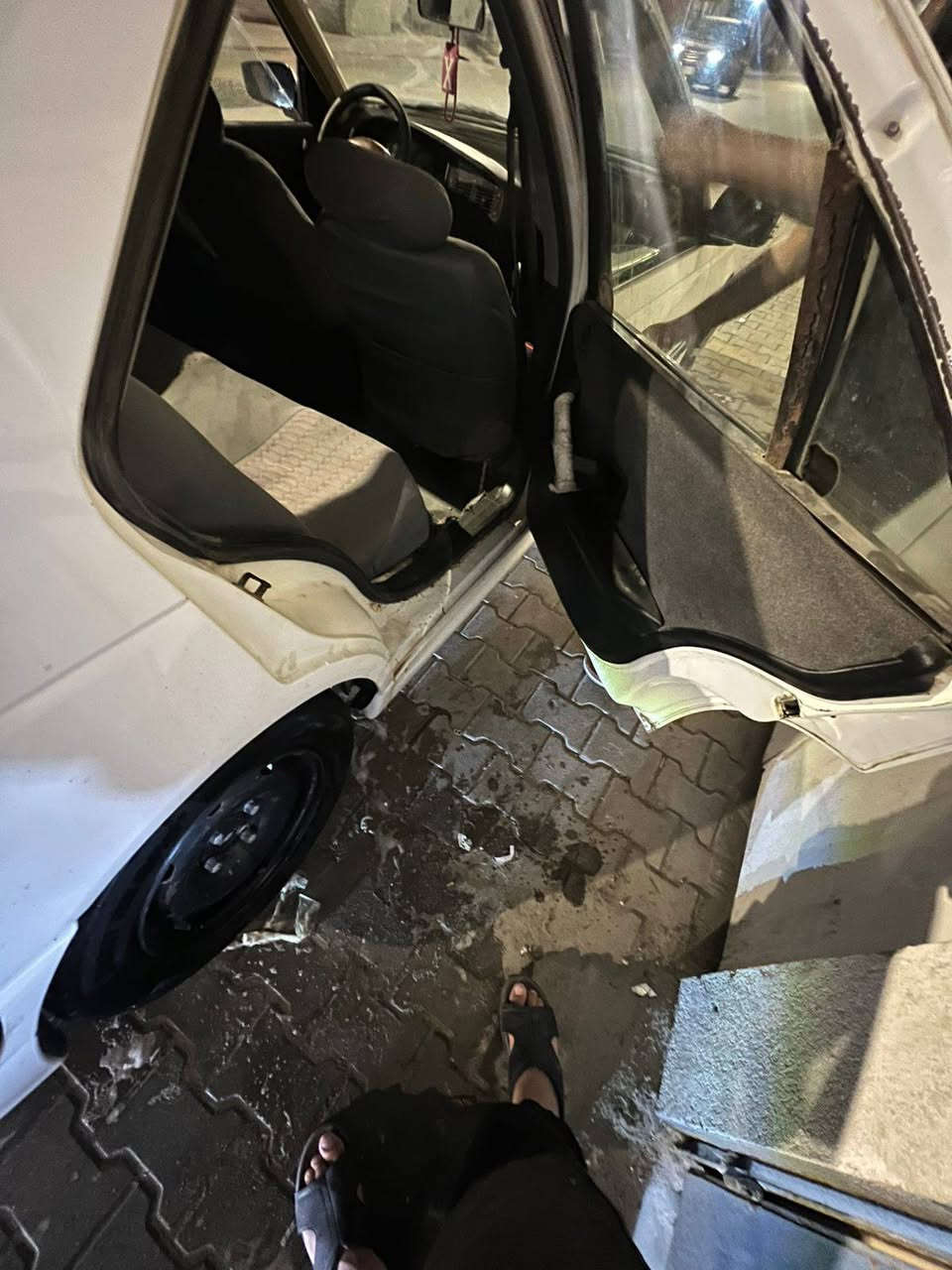 السلام عليكم بيجو بارص 2012 سنويه 2030بأسمي تحويل ثاني يوم مكينه وكير نضيفات داخل نضيفه بدي شوف العين سعر 37وبيه مجال قليل رقم *********** مكان بصره سراجي قرب جامع سراجي البصرة, العراق
