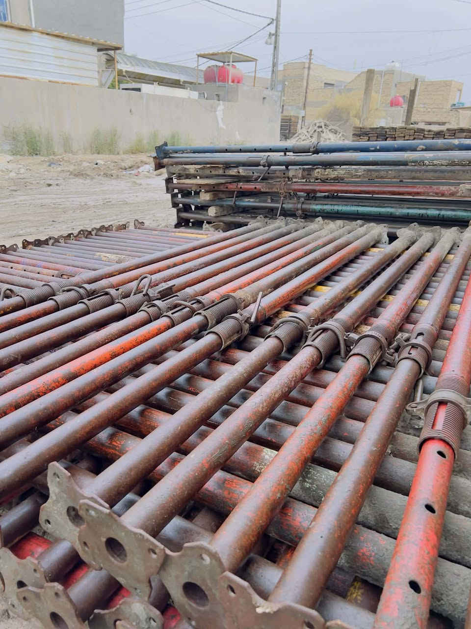 السلام عليكم لوح 4 متر انج تارس 25 + سير 3 متر + جكات عجمان اماراتي الاصلي +حاضن سن خشن وزن ثقيل عنوان حله ***********
