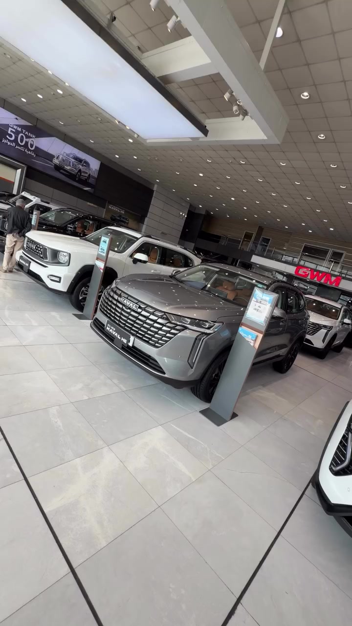 اليوم نسولف عن أقوى ضمان بالعالم هو ضمان شركة هافال نهج العراق تُقدم شركة نهج العراق (الوكيل الحصري لسيارات GWM في العراق) واحداً من أقوى وأطول برامج الضمان في السوق العراقي، والذي يُعد "الضمان الأعلى" حالياً لعلامتي هافال وتانك وباور . 
إليكم تفاصيل الضمان الأعلى والخدمات المتوفرة لعام 2026:
1. الضمان الأعلى (10 سنوات)
هذا الضمان هو الأبرز ويشمل موديلات محددة لضمان راحة البال لفترة طويلة جداً:
• المدة والمسافة: ضمان شامل لمدة 10 سنوات أو 1,000,000 كم (أيهما أسبق).
• السيارات المشمولة: جميع سيارات هافال (Haval) مثل (H6, h7 ,H9, Jolion) وسيارات تانك (Tank) مثل (Tank 300, Tank 500, Tank 700).
2. ضمان الفئات الأخرى
للمقارنة، توفر الشركة مدد ضمان مختلفة لبقية العلامات التابعة لها:
• سيارات ORA الكهربائية: 6 سنوات (أو 150,000 كم) على السيارة، و8 سنوات (أو 150,000 كم) على البطارية.
• بيك أب باور (POER): 6 سنوات أو 150,000 كم.
3. مراكز الخدمة والصيانة
تتوزع مراكز "نهج العراق" في المحافظات الرئيسية لضمان سهولة الوصول لخدمات ما بعد البيع:
• بغداد: (الرصافة والكرخ).
• إقليم كردستان: (أربيل، السليمانية، دهوك).
• المحافظات الأخرى: (البصرة، النجف وكربلاء ).
4. عروض الصيانة المجانية
غالباً ما ترفق الشركة مع الشراء عروض صيانة دورية مجانية لفترات تتراوح بين سنة إلى سنتين (أو 10,000 - 20,000 كم) حسب نوع الحملة الترويجية المتوفرة وقت الشراء.
متوفر بيع نقد وأقساط مع إمكانية توصيل السياره VIP لغاية بيت الزبون 
وخليك مع الأقوى في كل شيء


**إذا كنت صاحب هذا الإعلان وتريد حذفه لأي سبب، رجاءا أرسل رسالة إلى الدعم الفني**