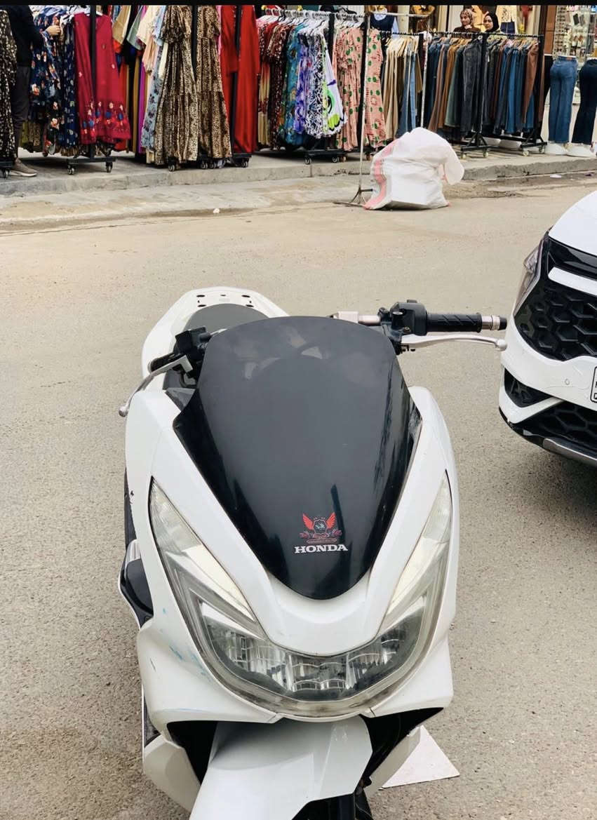 سلام عليكم دراجه بيسي اكس جيل ثاني دراجه حلوه ونضيفه مكينه كفاله وكفرات شوفت عينك تجي تفحص وشوف سعر 1550 وبيها مجال عنوان بغداد حي سومر ***********
