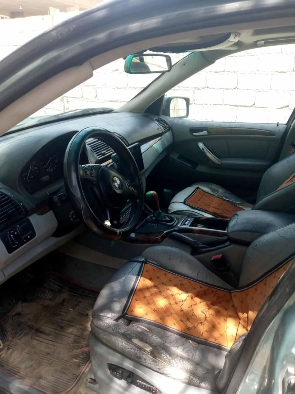 السلام عليكم
X5 موديل 2001 جراد بنيد والقمارة وشوية من الجاملغ الخلفي مكينة 44 كير تبترونك تبريد شغال 
بيها السلايد روف مايشتغل والاي بي إس مال البريك ما يشتغل الباقي جاهزة السعر 69 وبيها مجال سنوية صار سنة ساقطة للاستفسار ***********
***********
