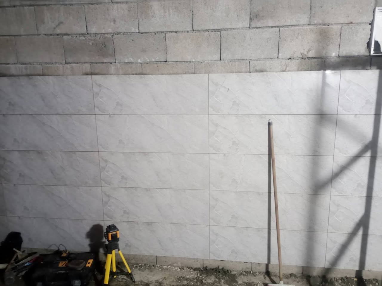 السلام عليكم 
مستعدين لتطبيك الأرضيات وجدران  
 بأسعار مناسبه داخل الموصل 
 الأتصال على الرقم 
***********
