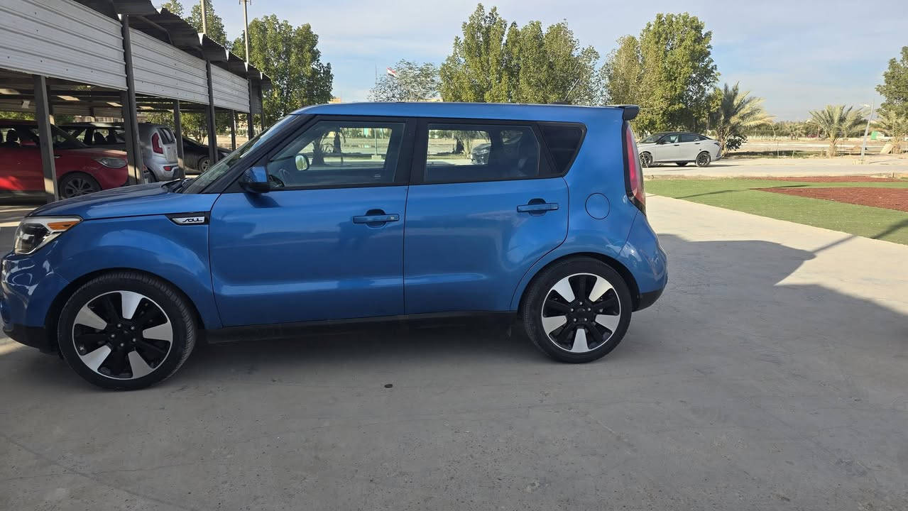 سلام عليكم للبيع فقط
كيا سول ٢٠١٩ وارد امريكي الحادث والسونار واضح بالصور بجم كبس السيارة بدون اي نقص بيها طختين هم موضحهن محرك ٢٠٠٠ شاشة كامرا ويل كب 
السعر ١٣٨ ورقة مكاني كربلاء 
للاستفسار الاتصال ***********
