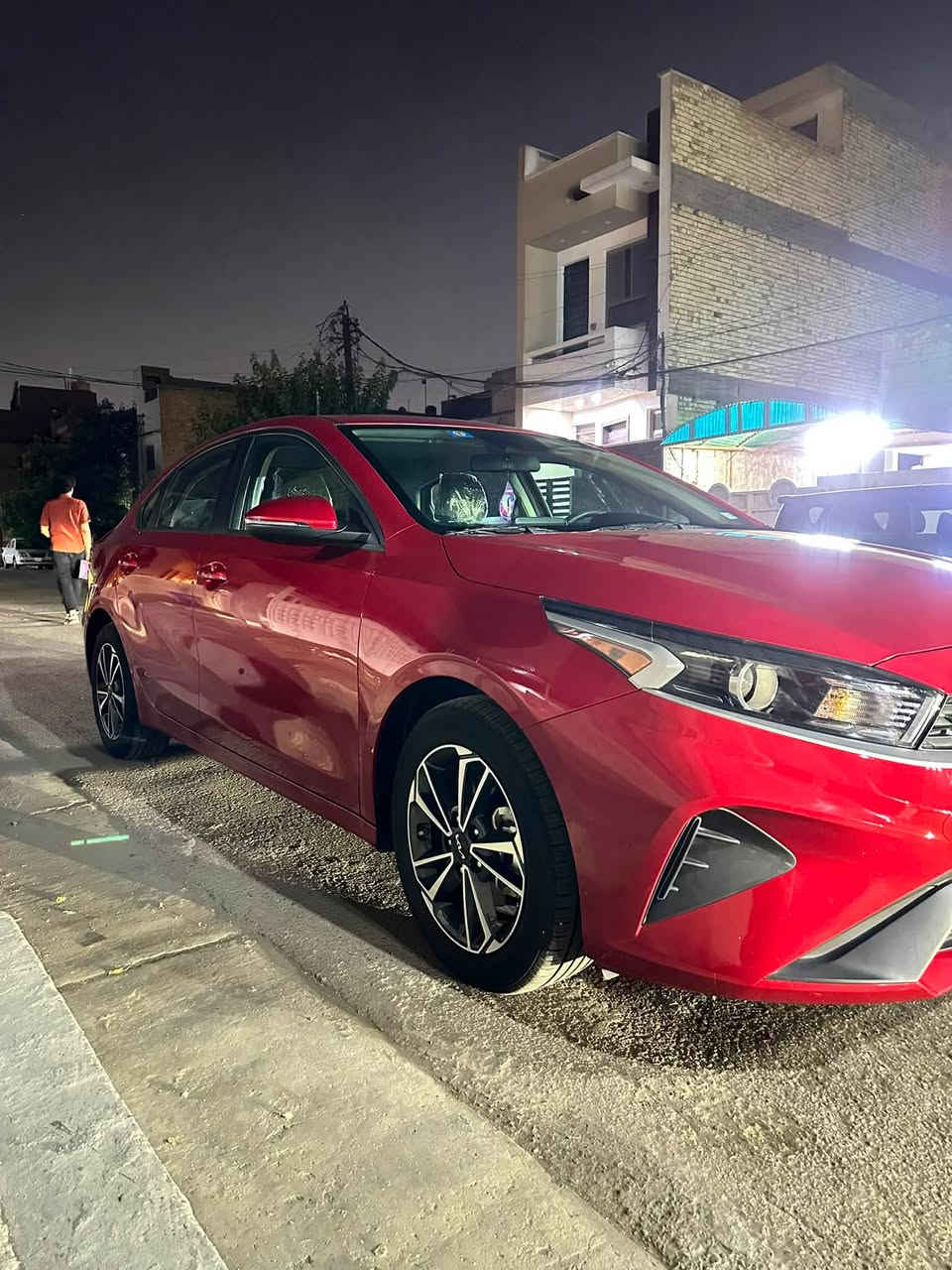 السلام عليكم اخوتي الطيبين
للبيع كيا فورتي  لون ماروني موديل 24 كفالة من صبغ كلة كبس 

رقم اربيل دخول جديد قبل يومين دخلت 

بسمي تحويل مباشر تريد تحويل تريد وكالة 

ماشية 16 الف ميل جديدة بمعنى الكلمة 

السيارة بية بارد بصيط جدا بحافة قبغ جنطة فقط 

مكفولة من الدواخل والشواصي ولالغود ولايرباك على فحص وين مايعجبك افحص 

مواصفات السيارة رادارات امامية وخلفية وجانبية وتوقف ذاتي امامي عند الاقتراب وتوقف خلفي ويل كب اشاير بلمري 

صور الحادث مرفقة بلمنشور 

السعر 167 وبية مجال 

ارضيات السيارة والكتلوكات موجودات بيهة

لاستفسار *********** عبدالله العامري  واني خادم 

مكاني بغداد الصليخ الستمية
