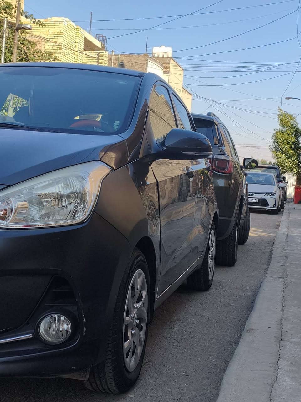 السلام عليكم اخوان 
هونداي i10 
موديل 2020
خليجي السيارة زيرو على ايدنا ماشية فقط 25 الف جديدة جدا شرط الفحص 
السيارة كفالة من الصبغ والتبديل فقط تحتوي على رصعات بالبدي وشخوط بسيطة جدا 
المحرك 4 سلندر مكفول من الفتح والتبديل 
والكير أيضا مكفول من الفتح والتبديل 
رقم اربيل تحويل 
السيارة استخدام والدتي جدا قليل الاستخدام باقية على وضع الشركة 
السعر 110وبيها مجال 
لاستفسار الاتصال على الرقم 
*********** 
المكان حي القاهرة
