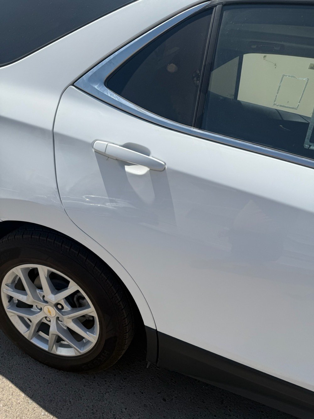 سيارة اكوينكس موديل ٢٠٢٢ اربيل ماشية ٧٠ الف وارد امريكي فول مواصفات فتحة رادار هيتر بالستيرن كشن كهرباء وبعد تفاصيل ضربتها بالجنطة الخلفية مبدل باب الجنطة وبيها بارد بالباب الي خلف السايق والباب الثاني بدون صبغ وبدون ايرباك 
العنوان البصرة / مدينة الامل 
 