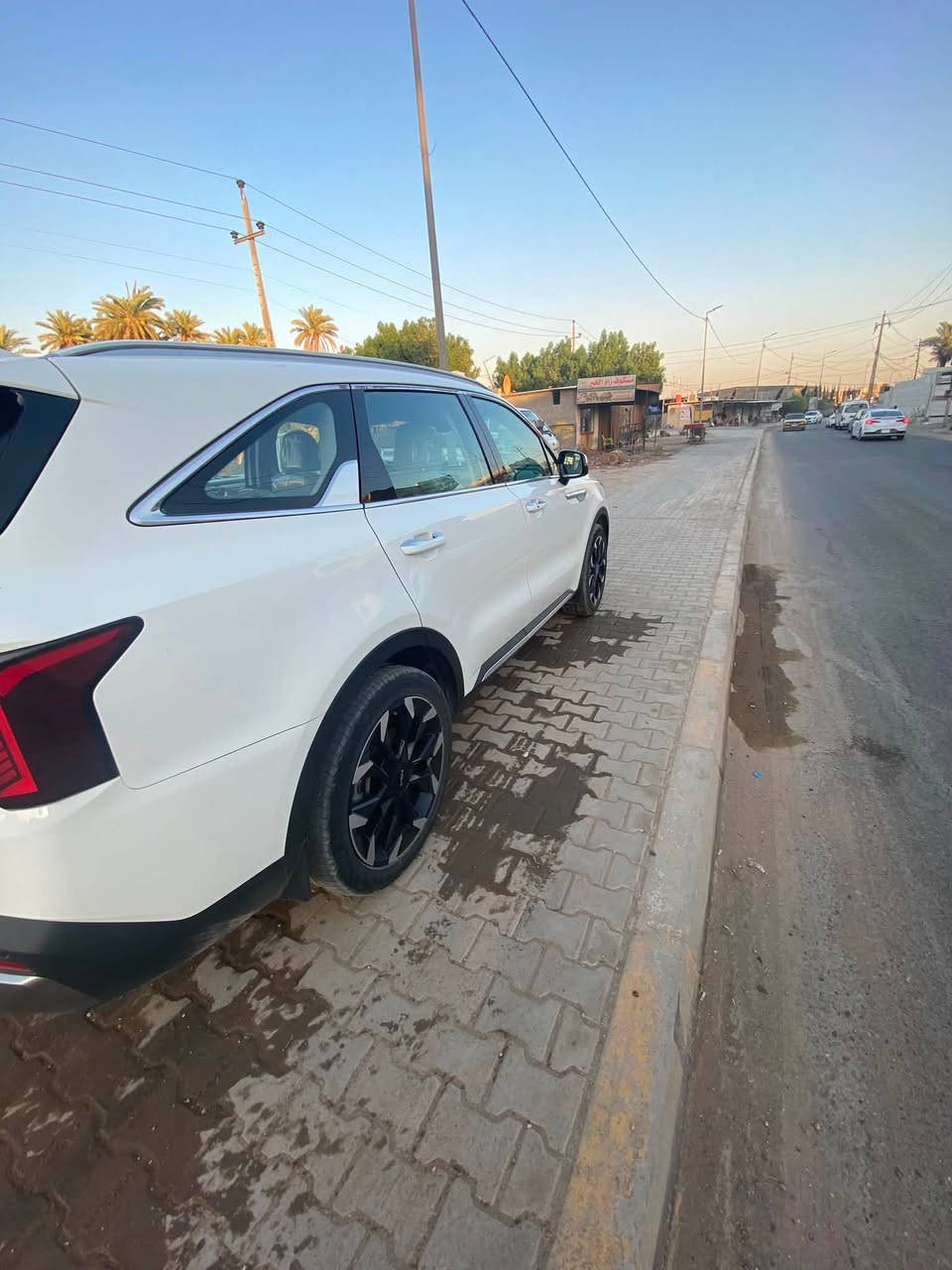 السلام عليكم 
سياره نوع كيا سورنتو للبيع فقط
السياره بعدها بحالة الوكاله اي ضرر مابيها
موديل 2024 
فول مواصفات ام القماره الحديد
داتاشو شاشه ايباد متصله كير ماوس مري شفط صندوق كهربائي مانع انزلاق هاند بريك دكمه كامله 
وارد خليجي محرك 6 سلندر 7 راكب

رقم انكليزي حديث بغداد سنويه لل2030 ماخذيها مباشرةً من مالكها يعني تشوفه وياله تاخذها
كراسي اماميه وخلفيه كهرباء 3 قطع تبريد
بيها بصمات 2 +تشغيل عن بعد 
 السعر 295 وبيها مجال 
العنوان بابل حله مركز المدينه النزيزه قرب مقام الامام الحارث 
رقم الهاتف للأستفسار *********** أبو أحمد
