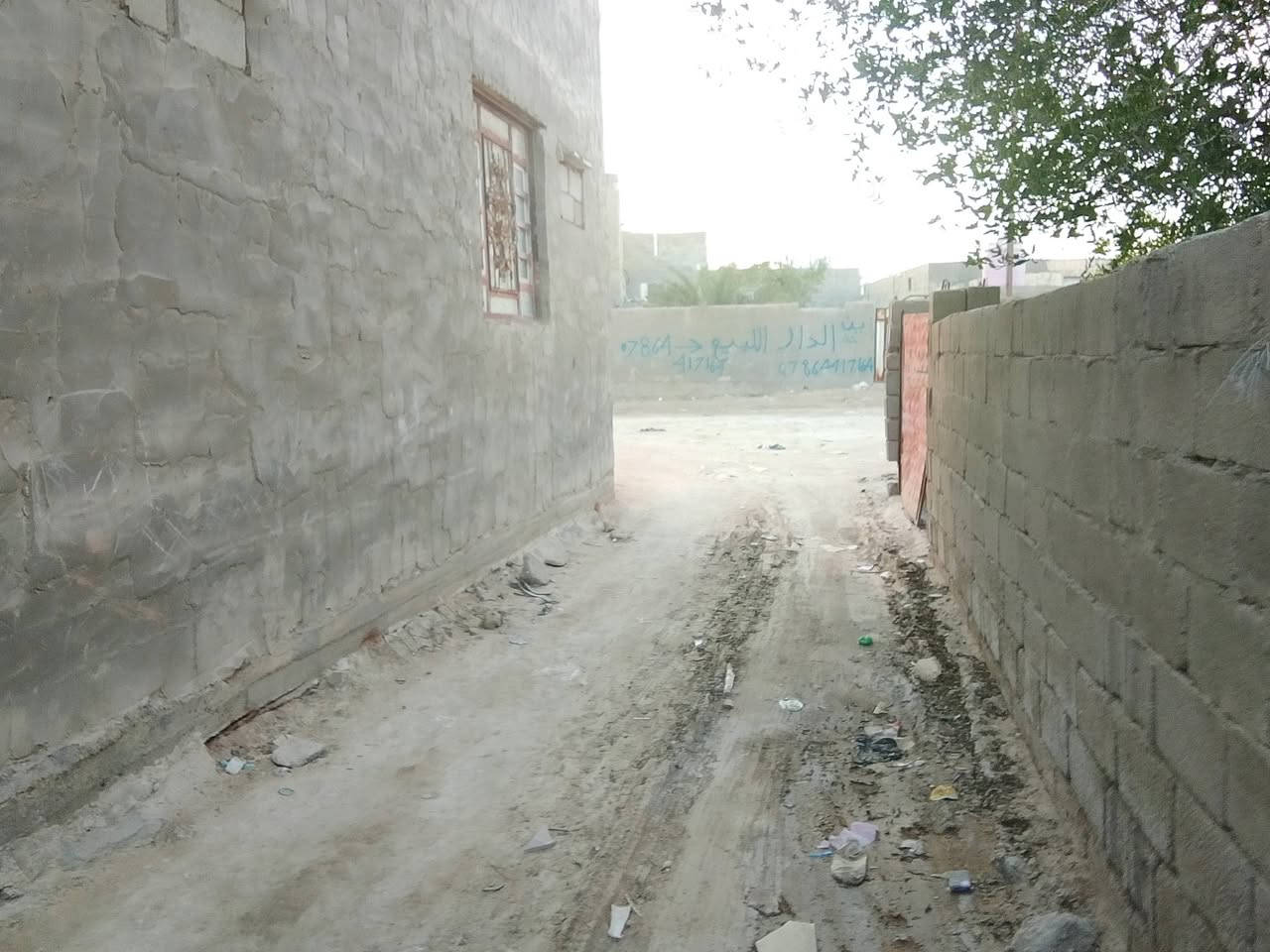 سلام عليكم بيت البيع بصرع ابوالخصيب  شارع الوصطي قرب المدرسه الهليه طيور الخصيب زراعي مساحه 180 متر سعر65 *********** قرب مكتب عقارات المصطفى
