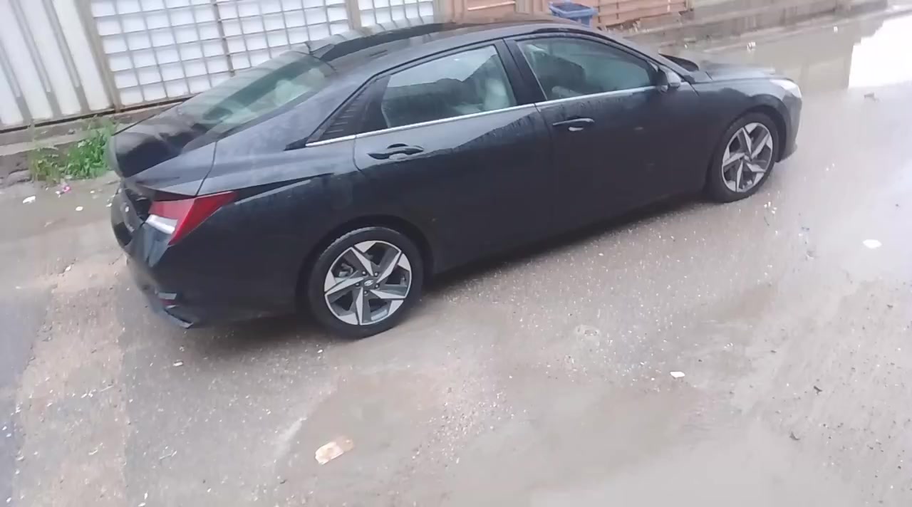 الإنتره للبيع أمريكي موديل 23 ماشيه 35 ميل 
السياره ع وضعه بدون رقم ومعمره درجه اولى بس يحتاج اله صبغ جاملغ شويه من البنيد بس مبدل بيه جاملغ ضربته جاملغ شويه من البنيد داخل بيجي بلادي سياره لمتد  فول مكان السياره حي اور رقمي *********** بي واتساب 
سعر السياره 142 بيه مجال قليل
