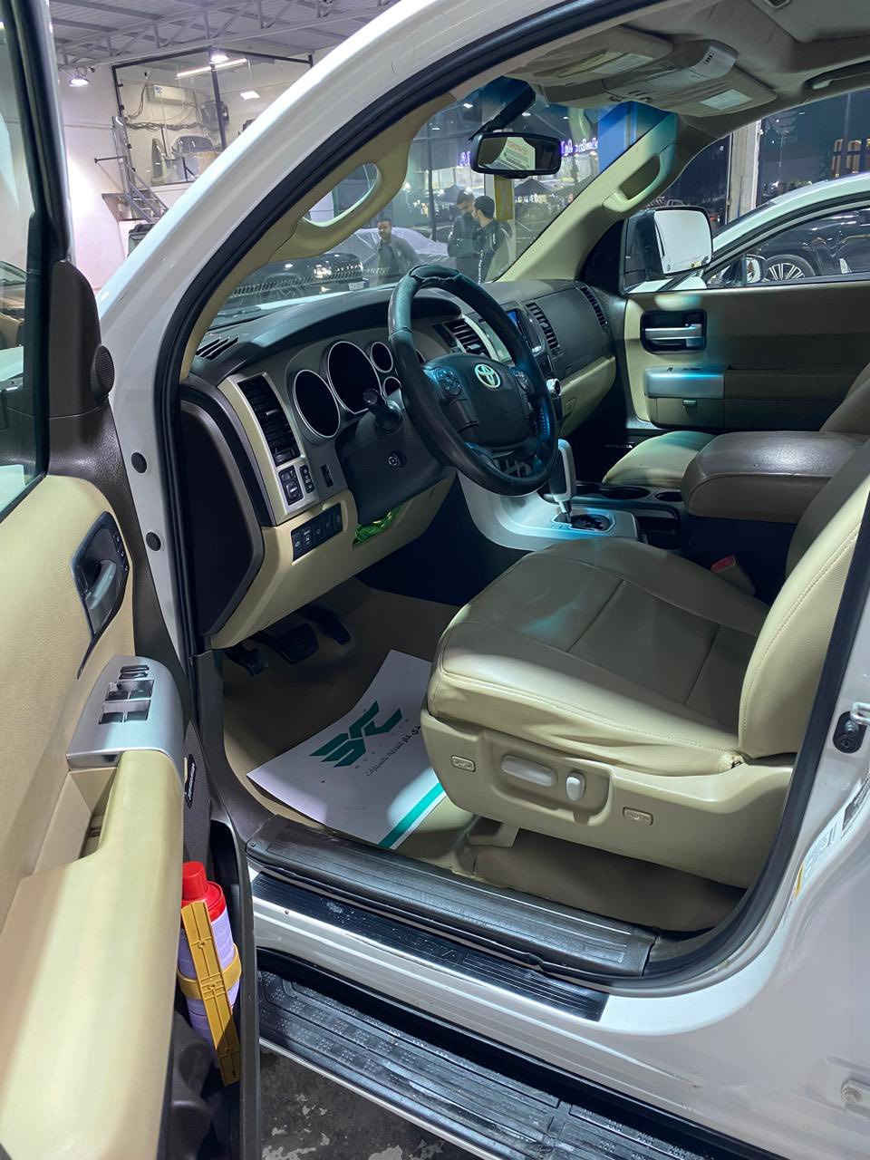 السلام عليكم/ للبيع تيوتا سيكويا مديل ٢٠٠٩ السيارة جديدة وخليجية مابيهة حادث فقط جاملغ مصبوغ  وسياره خير من الله عليها ادامه كامله  عنوان بغداد
للتواصل ***********
