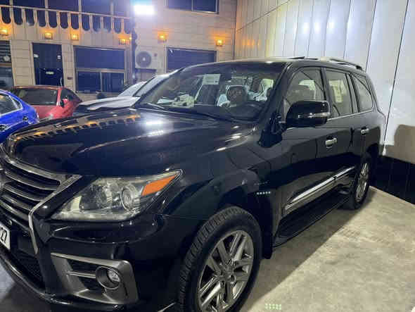 السلام عليكم لكزز 2015بريم اصل كفاله عامه من الصبغ حتى الدعاميات للبيع رقم مميز تريده او تريد رقم عادي انت مخير الشراي يتصل وبيك خير وتدلل***********
