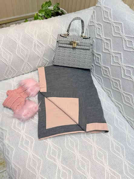 بكجات شتائيه تجنن تموت 🌧️ 🌧️
باقي الموديلات والالوان والتفاصيل والاسعار داخل البيج
البيَج 👈 Mars Stor  
.
_وشاح كتف تركي خامه ثقيله طبقتين
_حقائب.. ماستر... وعادي
_كفوف تركيه صوف مطعمه بالفرو
_ساعات
_اكسسوارات
_حجابات
_كفرات
🔥 تصوير حقيقي 🔥الاسعار مذكوره بالبيج
🔥توصيل_سريع
للحجز مراسلتنا واتساب ***********
