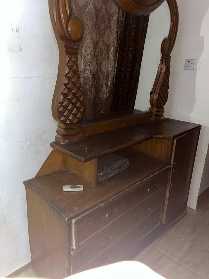 غرفه للبيع السعر ٤٥٠ وبيهه مجال المكان بغداد الجديدة الرقم ***********
