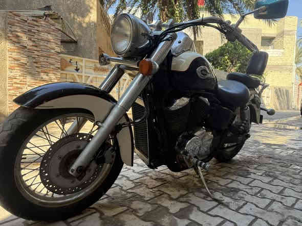 Honda shadow 750cc
هوندا شادو  حجم المحرك ٧٥٠ 
بدون رقم بدون رقم
مكينه مكفولة
شلعه ومعدل تقفل العداد ١٦٠ بثواني 
ناشفة بلادية بدون صبغ او تعديل
مكان بغداد- المحمودية
***********
بسعر ٢٠$
