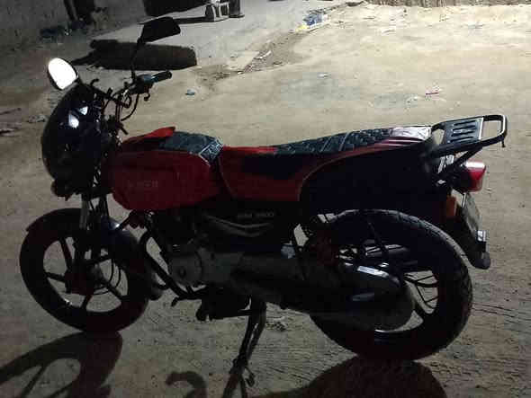 السلام عليكم دراجه بوكسر موديل ٢٠ الدراجه نضيفه كلش اوراق أريده مليون ٢٠٠ وبيها مجال مستعجل على بيعتها ***********
