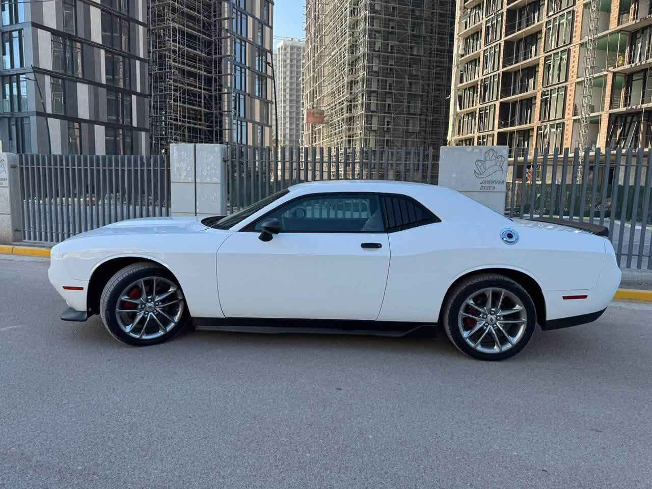 السلام عليكم
للبيع دودج تشالنجر dodge challenger 

موديل 2023 فئة GT🔥وارد امريكي

الممشى 50,000mi 🛣️

الحادث: صبغ بالدعاميه الاماميه فقط+صور الحادث مرفقه

بجم كبس

رقم اربيل باسمي تحويل ثاني يوم 

گير ومحرك كفاله عامه وشرط الفحص+تخم اطارات جديد

داخلها نضيف وجديد+كشانه مغلفه جلد

السعر:20,500$

المكان :بغداد/الدوره

رقم التلفون:*********** ☎️
