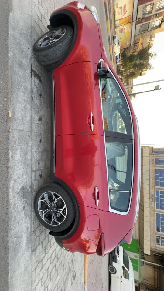 سبورتج موديل 2020 جيتي لاين

السلام عليكم سبورتج فول جيتي لاين بانوراما داخل حمصي صندوق كهرباء فول ماشية 40 الف مكفولة ما عدا هاي الطخه بالباب الخلفي ممسويها موضحه بالصور
السعر 197 وبيها مجال بسيط 
بغداد الطالبية 
***********
