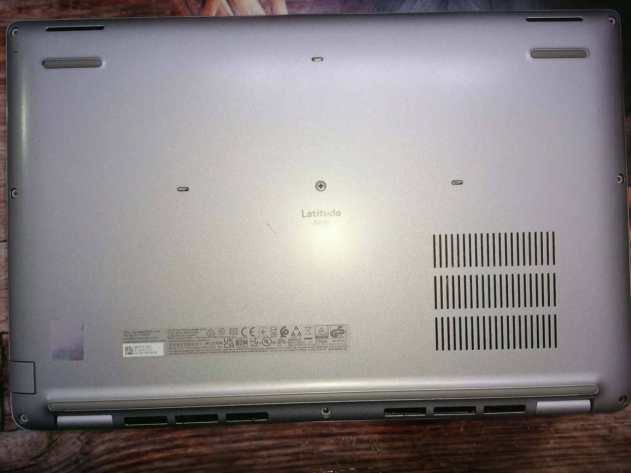 💻 متوفر للبيع | Dell Latitude 5440
🔹 الموديل: Dell Latitude 5440
🔹 المعالج: Intel Core i5-1350P (الجيل 13)
🔹 الرام: 8GB DDR5 4800MHz
🔹 الخزن: SSD 512GB
🔹 كرت الشاشة: Intel UHD Graphics
🔹 الشاشة: 14 إنج FHD
🔹 النظام: Windows 11 Pro
🔹 بصمة إصبع ✅
🔹 Intel vPro ✅
📌 حالة الجهاز: 85%، توجد شخوط استخدام خفيفة لا تؤثر على الأداء، والجهاز يعمل بكفاءة ممتازة.
💰 السعر: (450 الف)
🚚 التوصيل مجاني إلى جميع محافظات العراق خلال 24 ساعة فقط.


**إذا كنت صاحب هذا الإعلان وتريد حذفه لأي سبب، رجاءا أرسل رسالة إلى الدعم الفني**