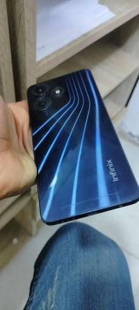 انفنكس هوت 30 ذكراته 256 عشوائيه 8 جهاز ممفتوح  فقط فطر بسيط بل شاشه ت...