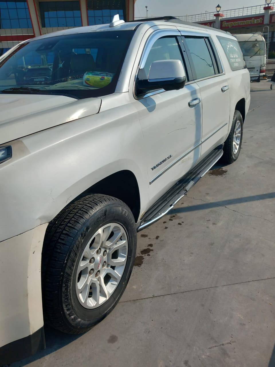 السلام عليكم 
اخواني مكلف بل نشر
لبيع المستعجل
موجود سياره نوع جمسيGMC
لبيع موديل 2016رقم اربيل اجره 
السياره فول مواصفات عدا الفتحات
حادثه الجاملغات الخلفيه فقط
غير مطلوبه لا هيئه ولا غرامات
1-بصمه تشغيل +تشغيل عن بعد 
2-كامرات خلفيه +اماميه
3-كشنات كهربائيه 
4-مري شفط
5-نظام مانع انزلاق
6-نظامABS
بعد بيه اهواي مواصفات الجمسي غنيه عن التعريف  
لبيع المستعجل  لاستفسار اكثر اتصل عل الرقم أو مراسله علئ الواتساب
***********
