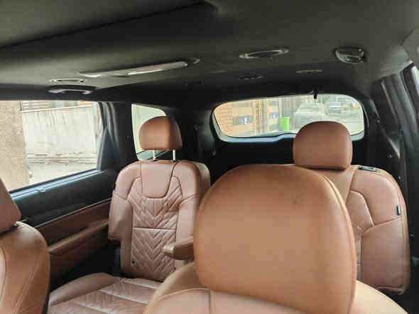 كيا تولرايد للبيع 
2025 KIA Telluride, Ex X-Line
ماشية ٥ آلاف ميل صور الحادث بالمنشور بلاك توب مرقمه بغداد كامله بس يحتاجلها ترتيبات بالأبواب لأن السمكري مامكعدهن يرادلها ترتيب ترايهه للبصرة محرك 3800cc
محرك 6 سلندر 
سعر البيع 275 وبيهه شوية مجال 
***********
*********** بغداد
