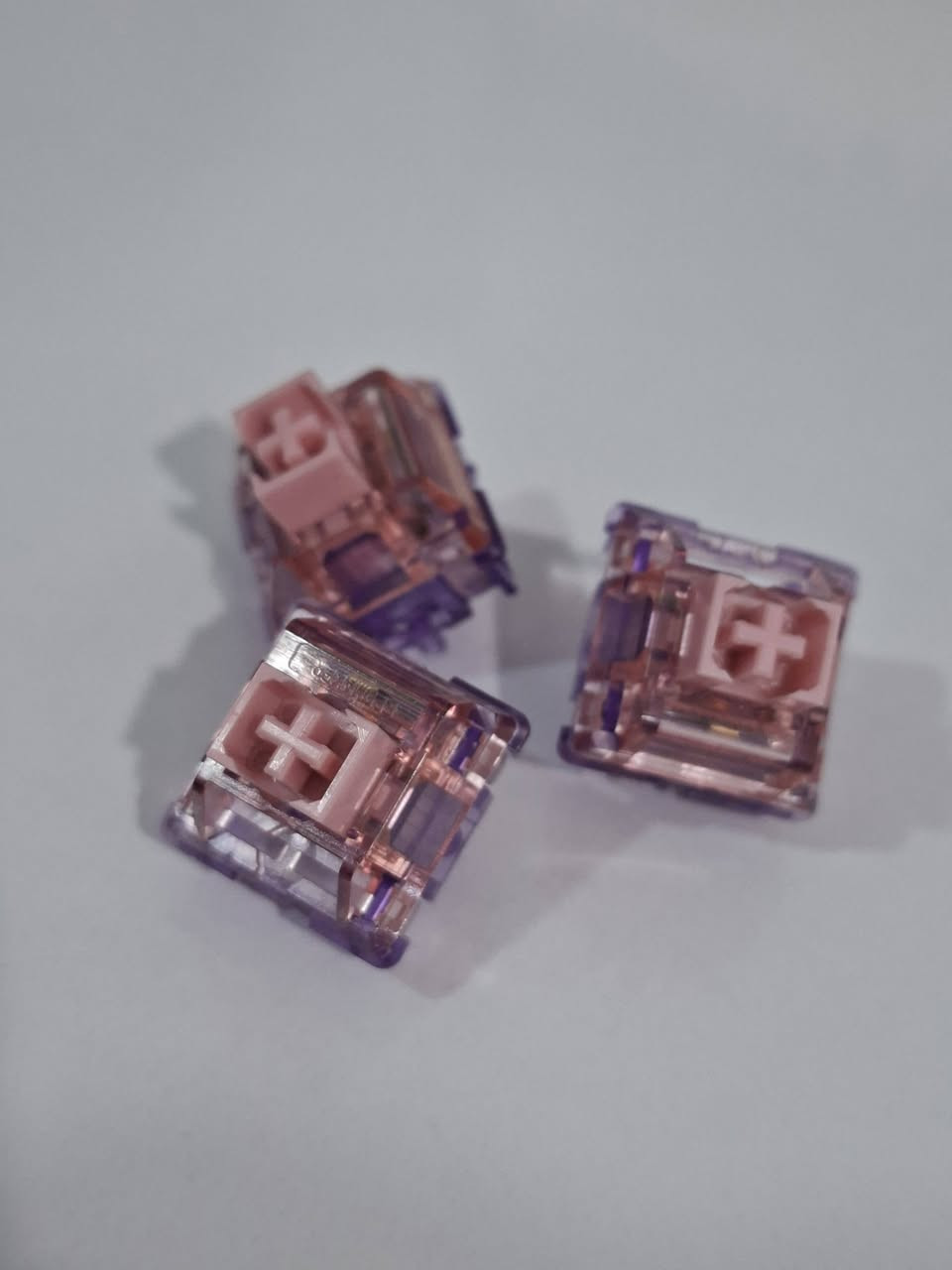 للبيع كيبورد Epomaker RT100نقص دنكل
جديد 
 يعمل عن طريق واير و بلوتوث يوجد قطعه بلوتوث B5.3


**إذا كنت صاحب هذا الإعلان وتريد حذفه لأي سبب، رجاءا أرسل رسالة إلى الدعم الفني**