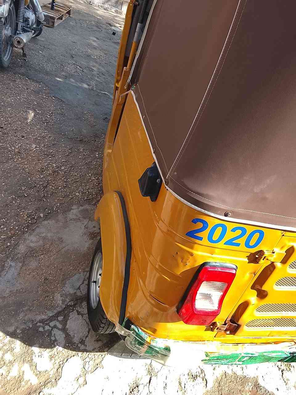 سلام عليكم تتكتك للبيع 2020نضيفه
اتصل وبيك خير ودلل
***********
