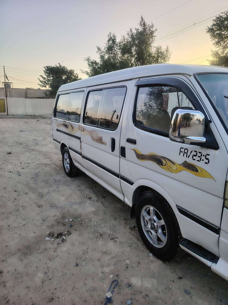 فتون 2016...
تحويل مباشر بسمي مصفره هيئة وضريبه ومرور
مكينه جديده كير اكسن مكفول بيهه بارد وره باب سلايت والباقي مكفول.. جاملات مغلفه 4...
السعر 90وبيها مجال قليل مكان السياره بغداد. 
الاتصال عله الرقم ***********
