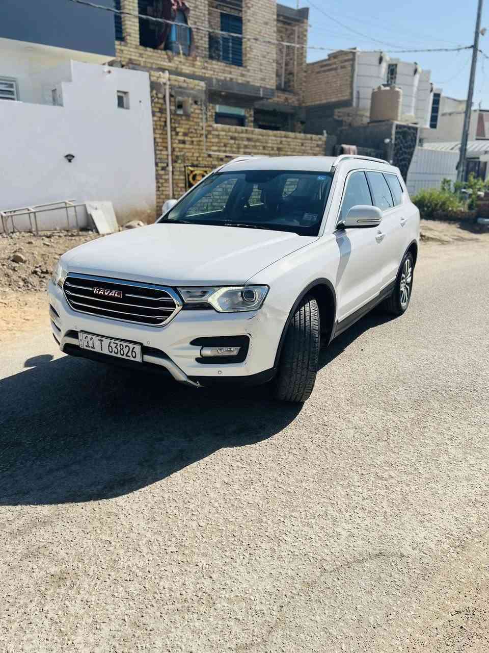 سلام عليكم هافال 2018 H7L
فول مواصفات 
شاشة كبيرة للوسائط
و شاشة الكترونية كبيرة للعدادات و اعطال السيارة تكدر تغيرها 3 اشكال
تحكم ستيرن
3 قطع تبريد منفصلة
محرك 2000 تيربو 
حساسات 360 درجة
بلوجكترات متحركة مع العجلات
جامات تنزل و تصعد من الرموت 
3 انظمة قيادة سبورت ايكو عادي
مازس تحكم بلوسائط
مري شفط و اشاير بلمري
مرقمة بغداد
مكان السيارة بابل قضاء القاسم
الرقم ‭0786 669 2716‬
