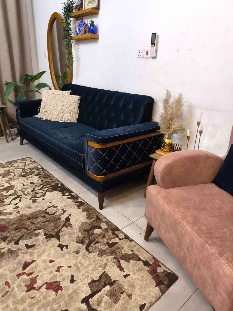 تخم قنفات ٨ مقاعد 
نظيف جدا استخدام قليل 
خشب طبيعي والفريم خشب زان
شغل عراقي درجة اولى 
قطعتين ثلاثية طول القنفة 200 سنتمتر والعمق 90 سم
وقطعتين مفردة 
مكان حي الجهاد مجاور مجمع النسيم 

*********** واتساب 
السعر ٦٥٠ الف بغداد, العراق
