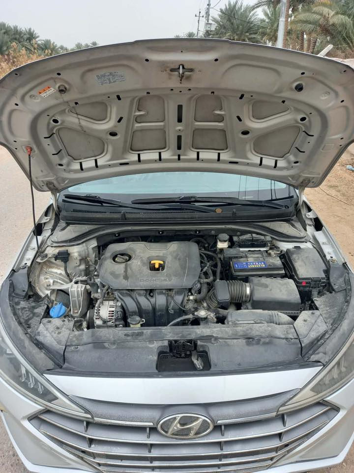 السلام عليكم للبيع هونداي النترا موديل ١٩ امريكي محرك ٢٠٠ دوش مواصفات نص فول بيها ٤ قطع رقم بغداد جديد 
تبريد حداديه تخم تاير ويل كله جديد كامره شاشه بلاد 
سونار موجود السعر ١٢٠ وبيه مجال مكاني كربلاء الحسينيه 
***********
