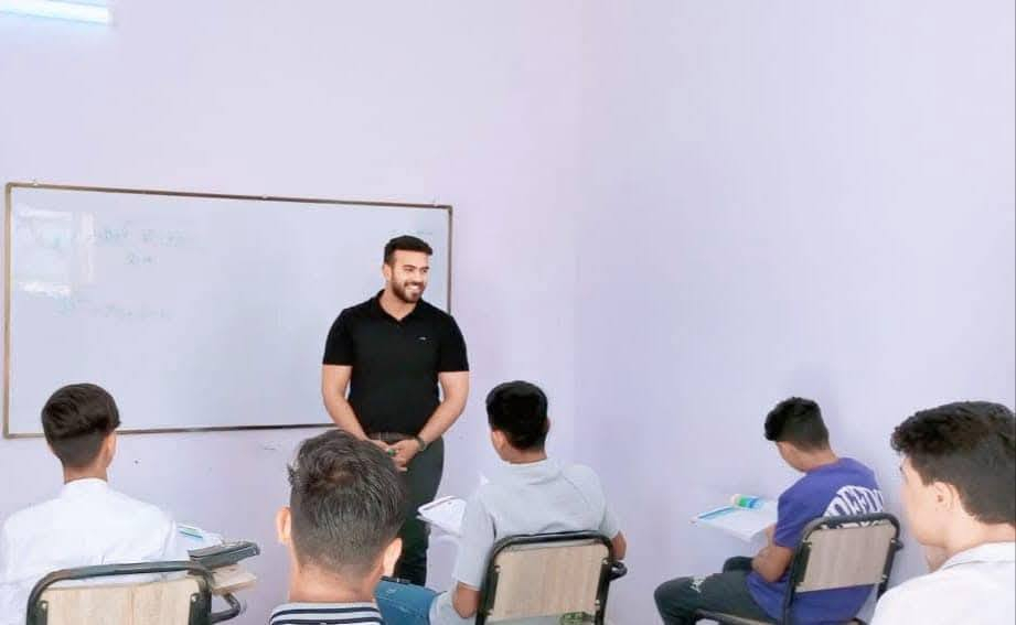 🔥 انطلاقتك الحقيقية نحو التفوق تبدأ من هنا! 🔥

📚 المراجعة المركزّة الشاملة مع الكادر الذهبي
✨ نخبة متميزة من أفضل الأساتذة أصحاب الخبرة الطويلة في تبسيط المادة ورفع مستوى الطلبة

🎯 ماذا نقدّم لك؟
✔ مراجعة مركّزة تشمل أهم المحاور والأساسيات
✔ شرح مبسّط وواضح لجميع الأفكار المعقّدة
✔ حل أسئلة وزارية وتوقعات دقيقة ومهمّة
✔ تثبيت المعلومات بأسلوب سريع وذكي
✔ دعم ومتابعة مستمرة للطالب حتى يوم الامتحان

🚀 برنامج متكامل يختصر عليك الوقت ويضمن لك أعلى النتائج
📈 مناسب لجميع المستويات (تقوية + رفع درجات + مراجعة نهائية)

⏳ لا تضيع الفرصة… الوقت يمضي والامتحانات على الأبواب!
💺 المقاعد محدودة والتسجيل مستمر لفترة قصيرة فقط

📍 احجز مكانك الآن وابدأ طريقك نحو النجاح بثقة
📞 للاستفساروالتسجيل:[

*********** ]
  الكوفة شارع المعمل الاسمنت قرب مجمع ولايه علي
