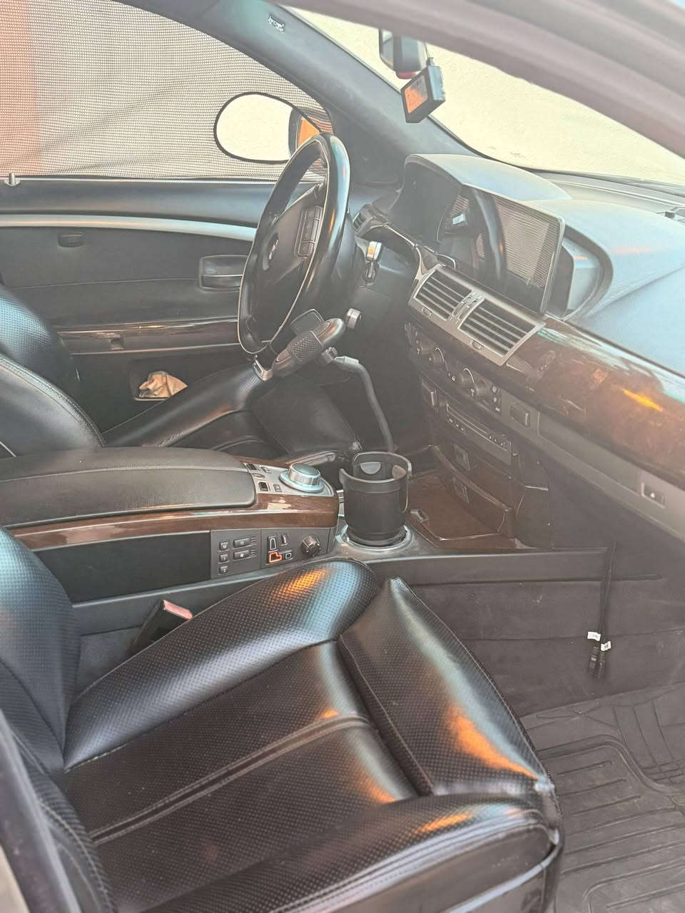 سلام عليكم شباب BMW E65 745 فول مواصفات ابواب شفط منضومه زنون عالي ناصي  كشنات تبريد تدفئه سلايت روف السياره مصبوغه عام للجماليه  كفاله من الضربه 
السعر 115 للأستفسار اكثر ***********
