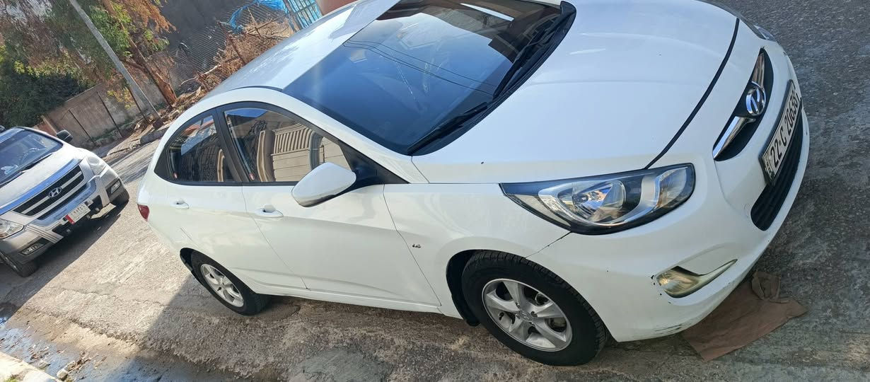 اكسنت موديل 2011
سنوية وهزة جديد  لحد شهر السادس
رقم جديد دولي 
4, تايرات جديدة 
سيارة ما ناقصها شي كله جديد 
سيارة بيها بونيد صبغ وجامرلغ خلفي سكن صبغ فقط وبي مكانين تعديل صغار
ومكينة مبدل كازكيت بيدي انطيك بشرط 
السعر 105 وبيها مجال للاتصال ***********
